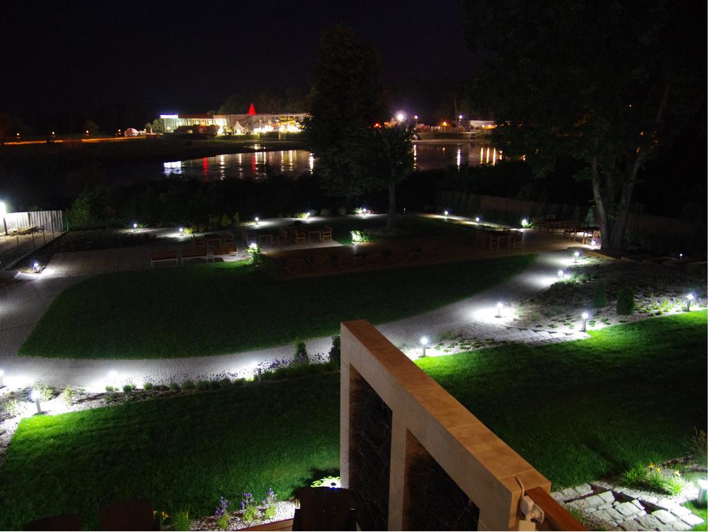 Hotel Uniejow Exterior photo
